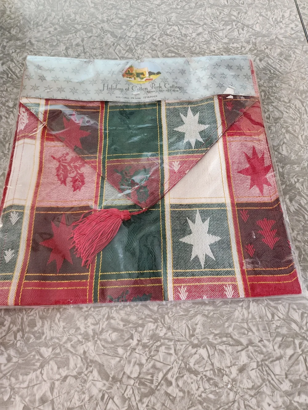 Holiday at Cotton Park Cottage Table Runner - Green Plaid